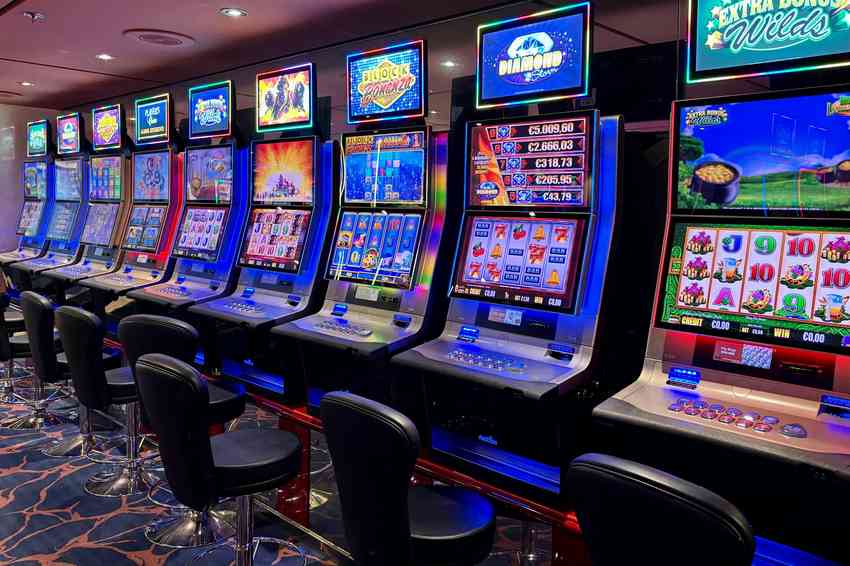 Comment les croupiers en direct ont transformé les casinos en ligne